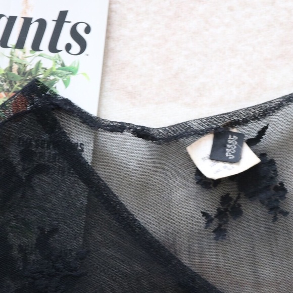 Vintage | Black Sheer Floral Blouse - Picture 3 of 4